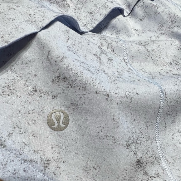 Lululemon Speed Up Mid-Rise Lined
Short 4"
Gravel Dust Pastel Blue Multi - Picture 9 of 9